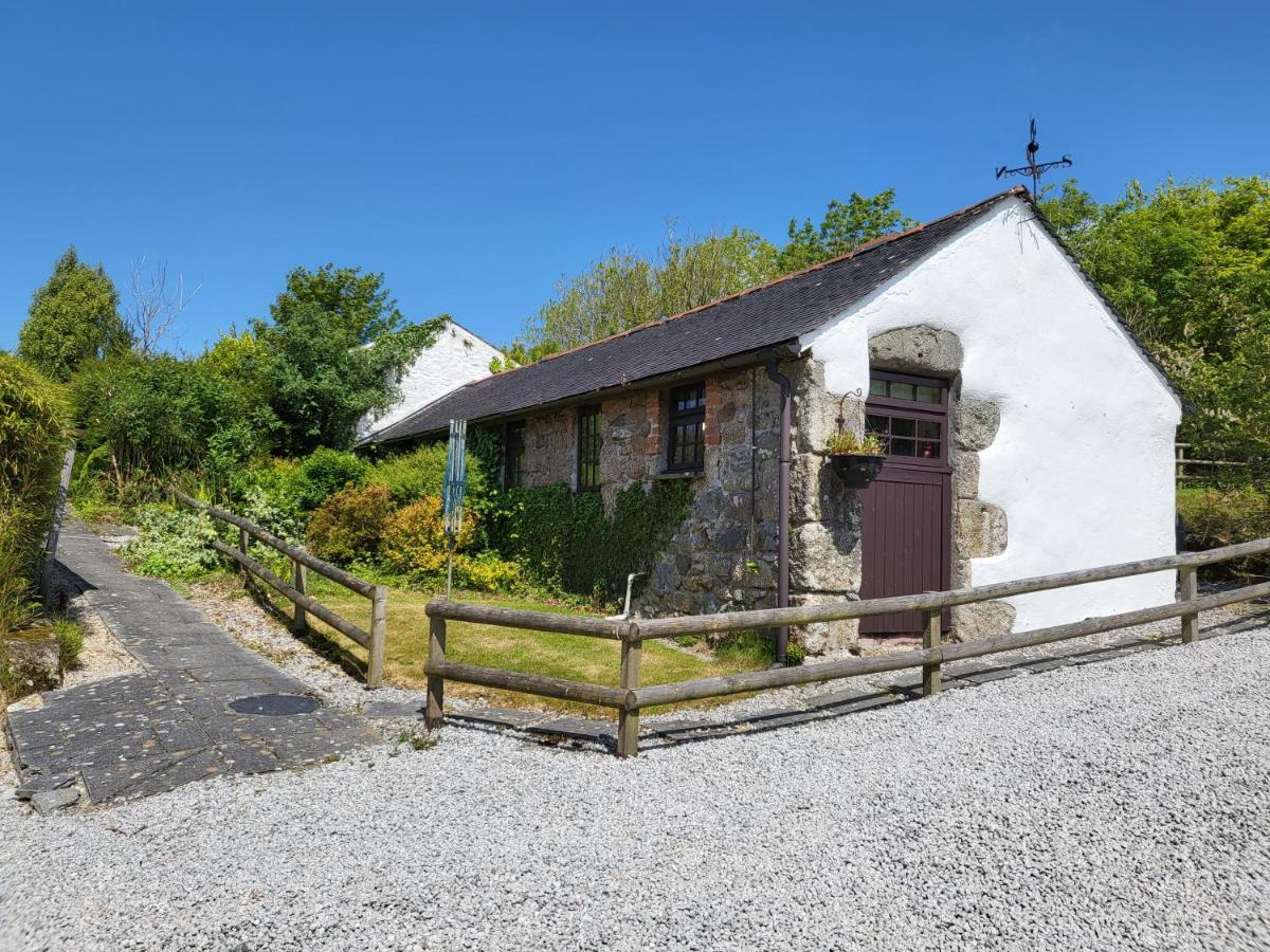 Cosy Barn On Rural Smallholding With Alpacas, Goats & Pigs Stithians Exterior foto
